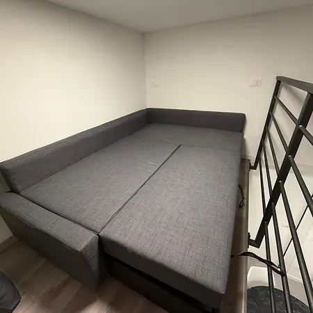 10 Giannone Apartment *